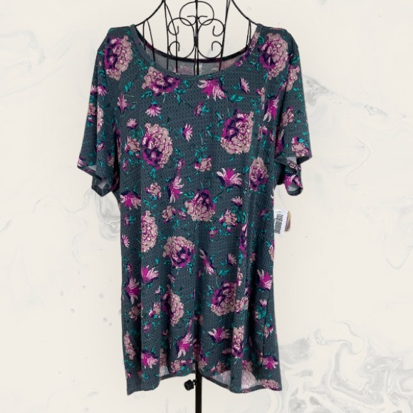 LuLaRoe Classic T, Size 3XL, NWT - Picture 1 of 5